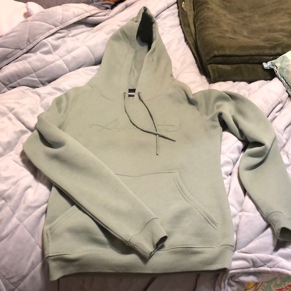 Alphalete Tops - Alphalete signature hoodie